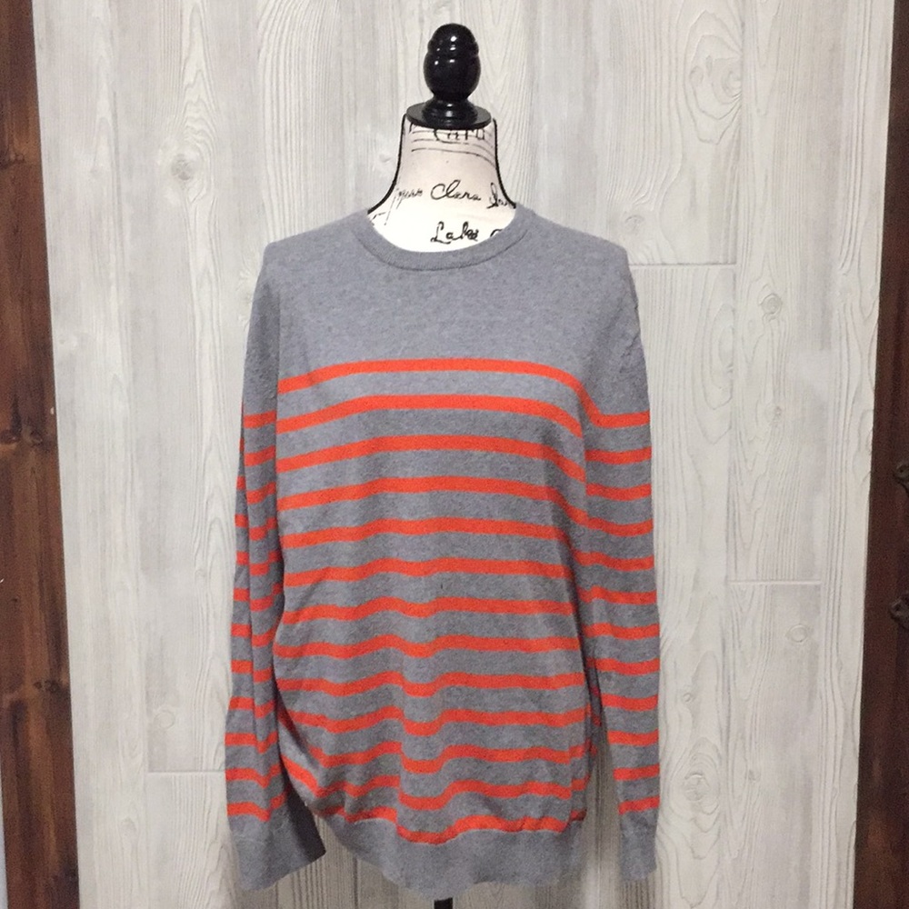 Women’s old navy sweater